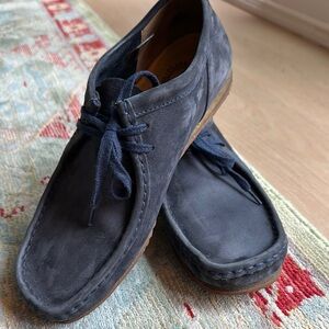 Men's Navy original Clarks Wallabees Suede Shoes